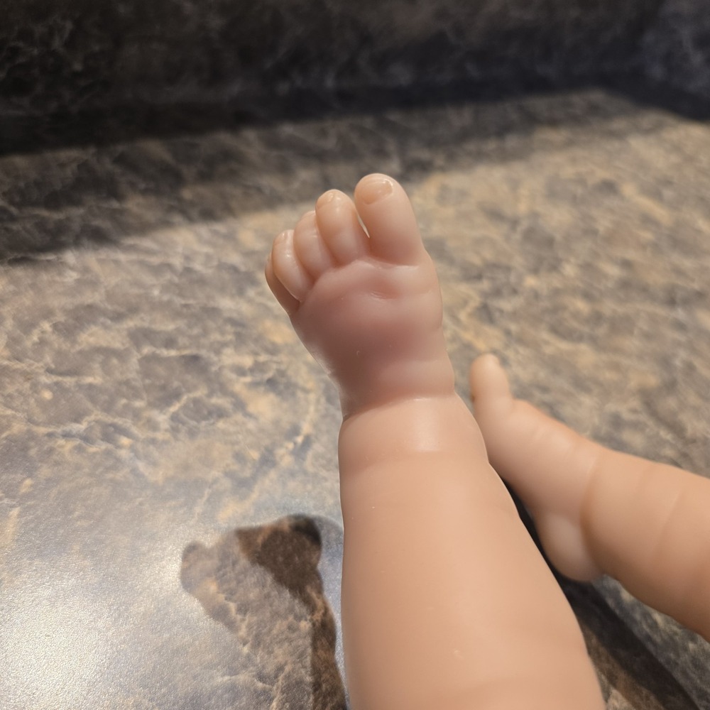 17" Reborn Berenguer Baby Doll Weighted With Cloth Body Around 3.2 Lbs 03-05 - Picture 11 of 14